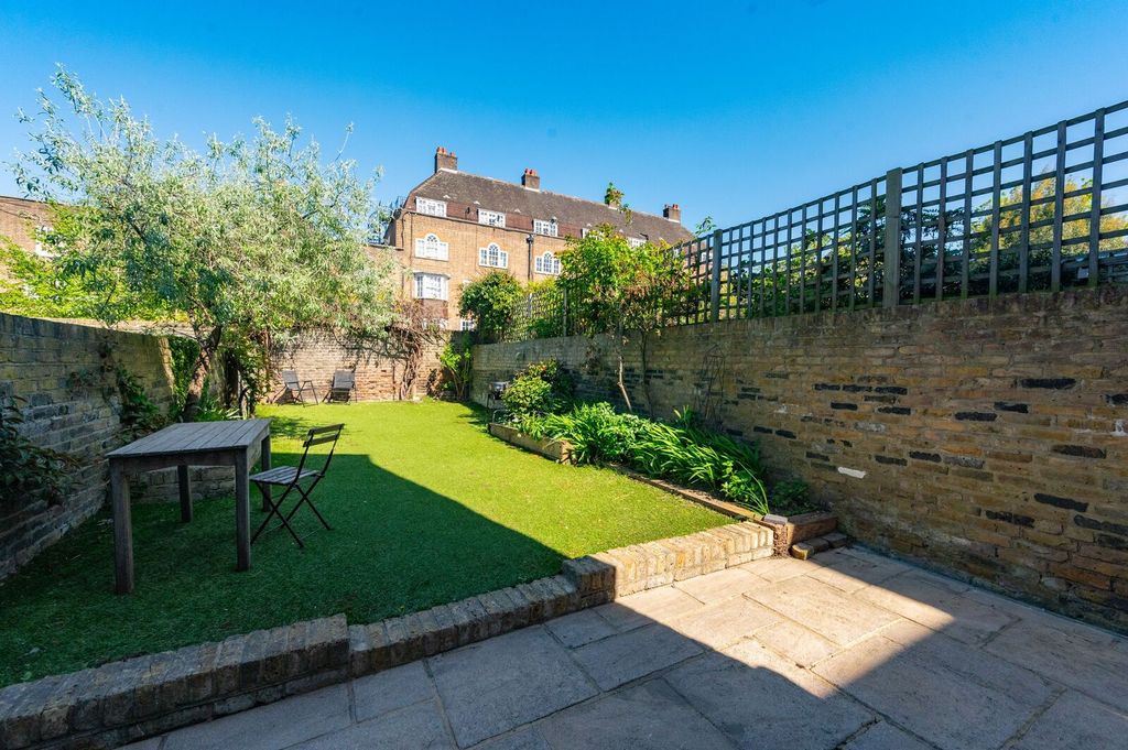 Property photo 1 of 22