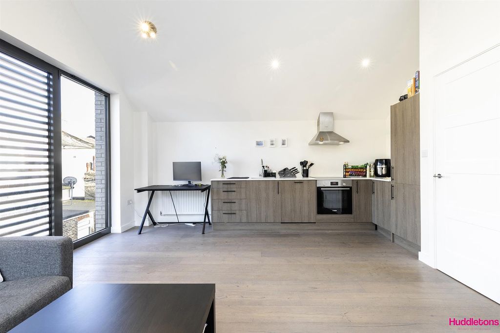 Property photo 3 of 14 5 Omega Court -3.Jpg