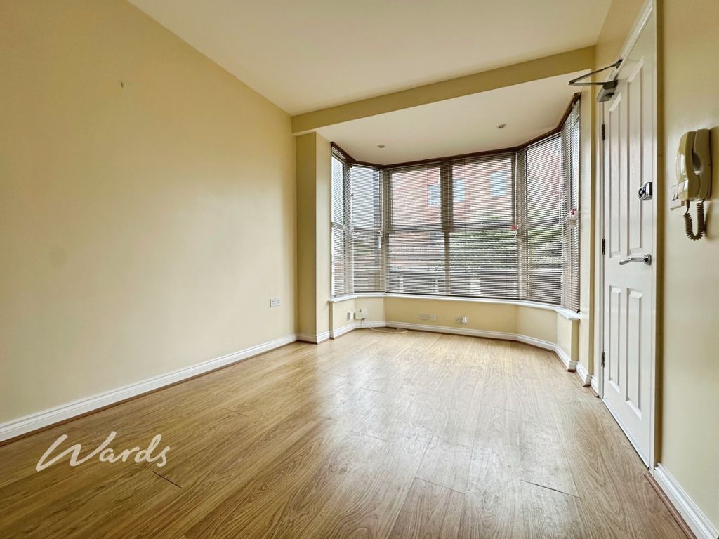 Property photo 2 of 16 Living/Dining Room