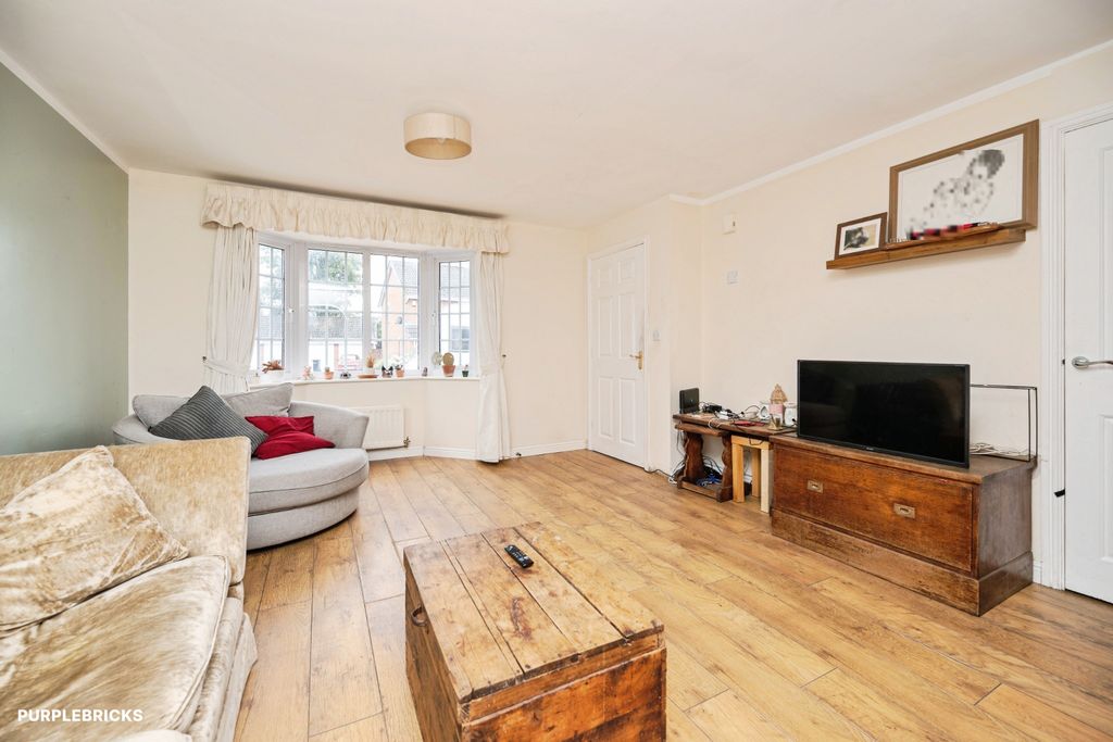 Property photo 2 of 27