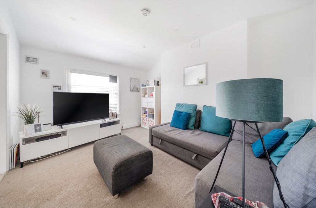 Property photo 2 of 10 1310948-6-685160A...
