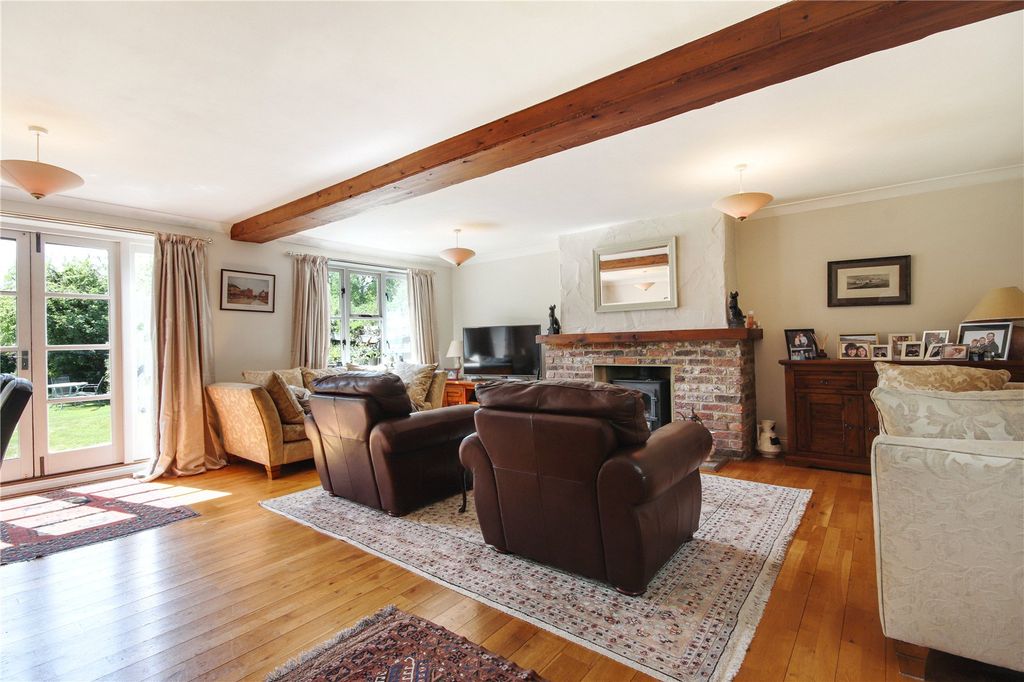 Property photo 2 of 14 Sitting Room