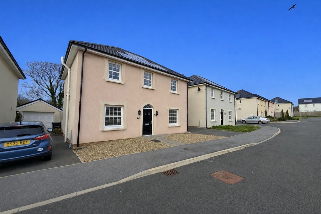 Property photo 1 of 36