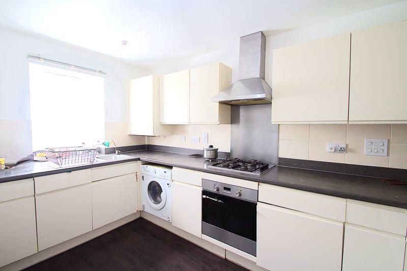 Property photo 2 of 12 Kitchen