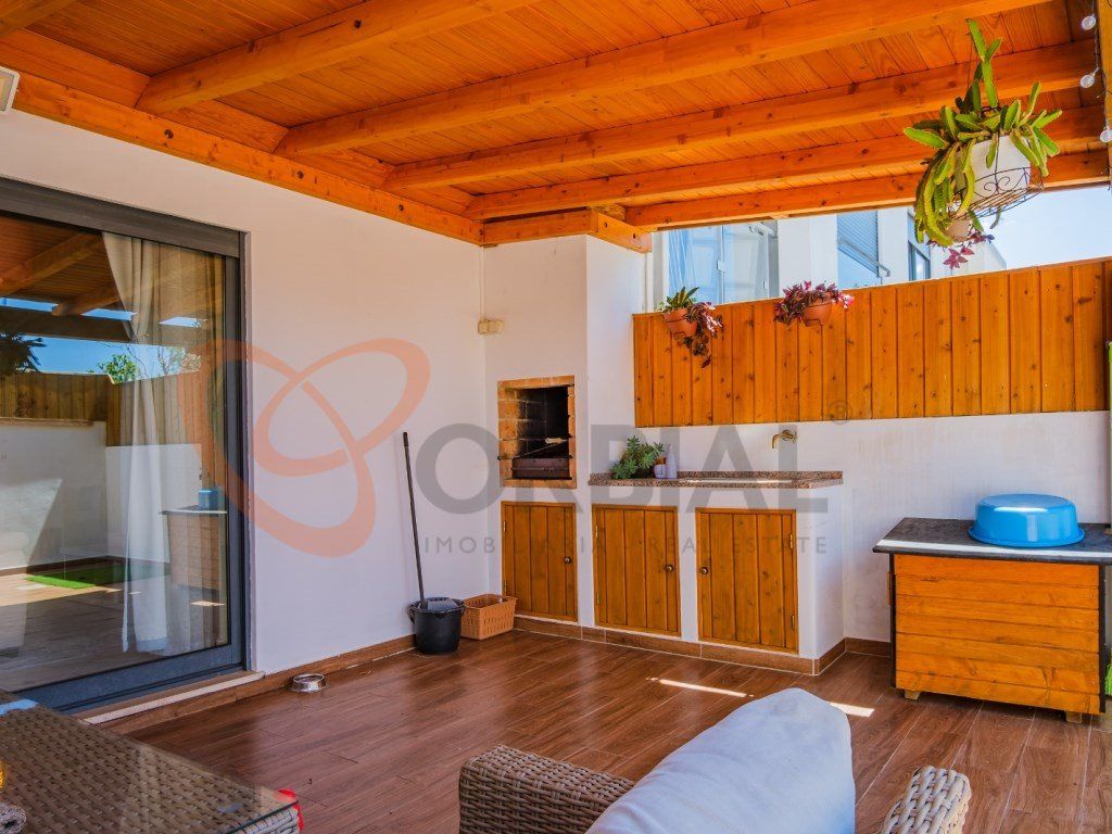 Property photo 3 of 48