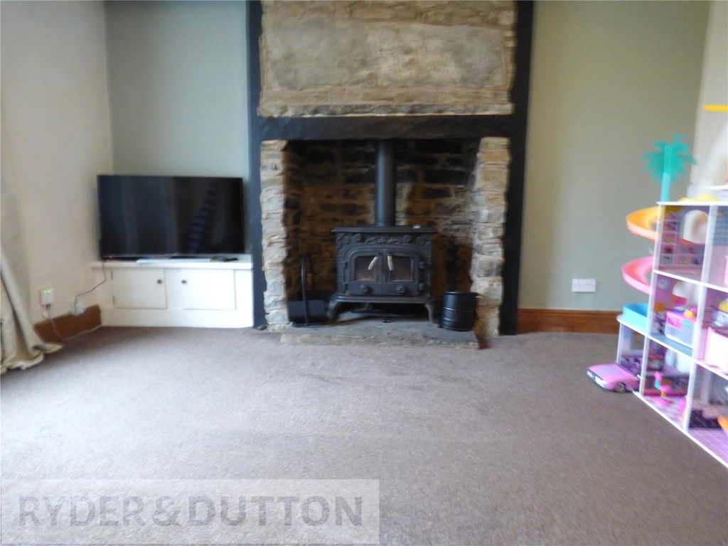 Property photo 2 of 15 Lounge
