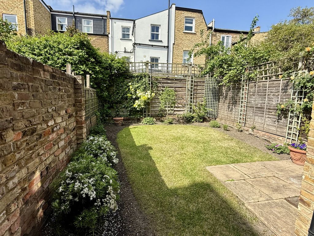 Property photo 2 of 6