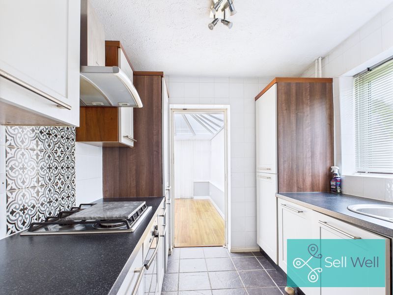 Property photo 3 of 17 Kitchen
