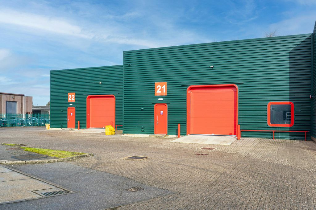 Property photo 2 of 4 Riverpark Industrial Estate_053.Jpg