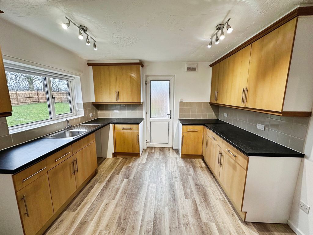 Property photo 2 of 36 Image