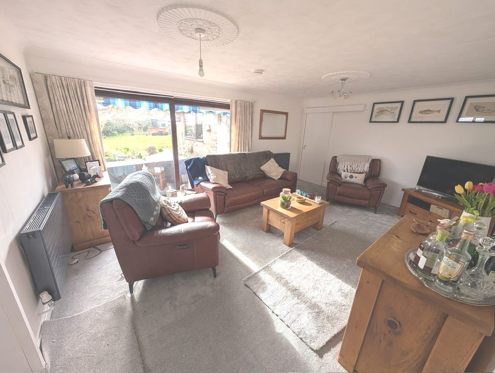 Property photo 3 of 14 Sitting Room