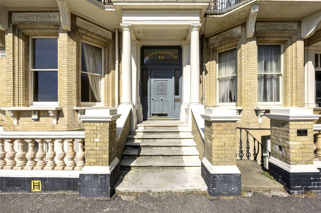 Property photo 3 of 26 Picture No. 25