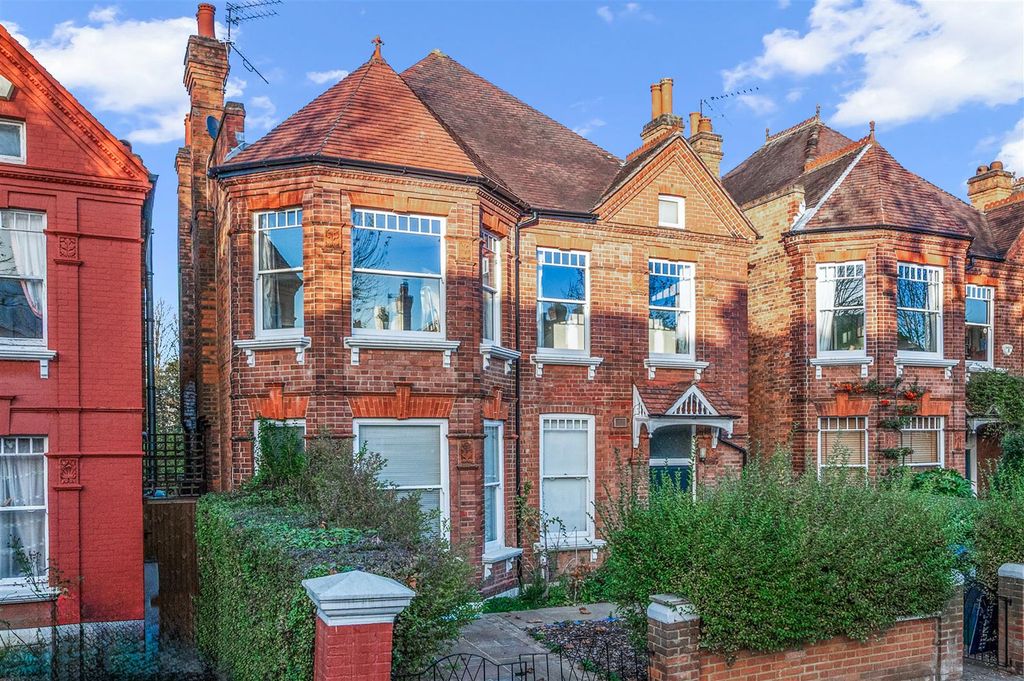 Property photo 3 of 11 Daniels_ Dartmouth Road Willesden Green15(1).Jpg