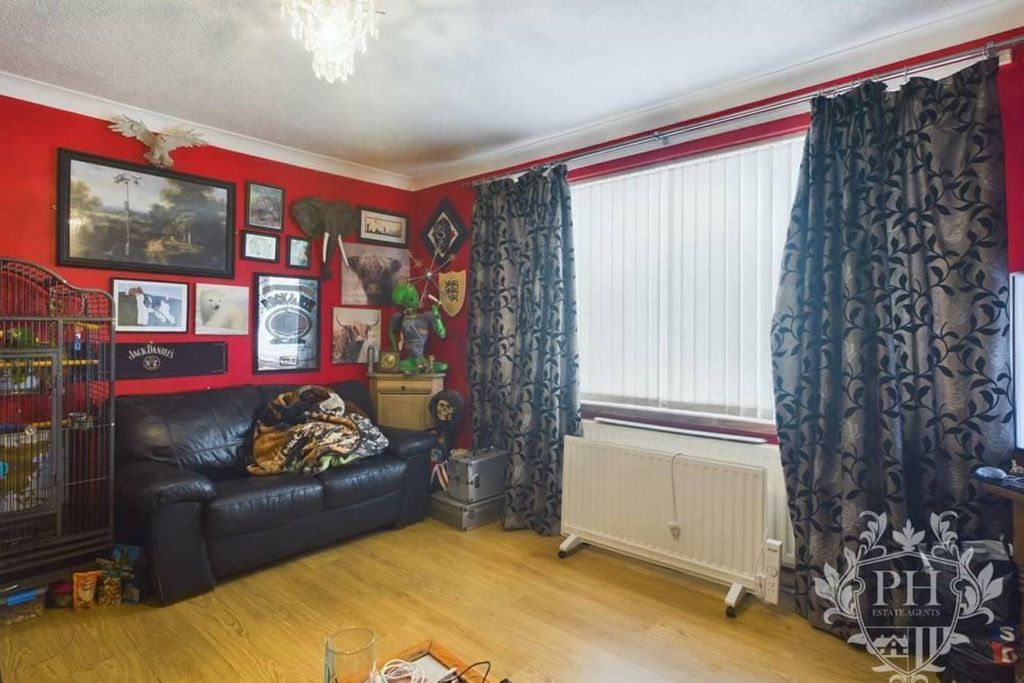 Property photo 2 of 6