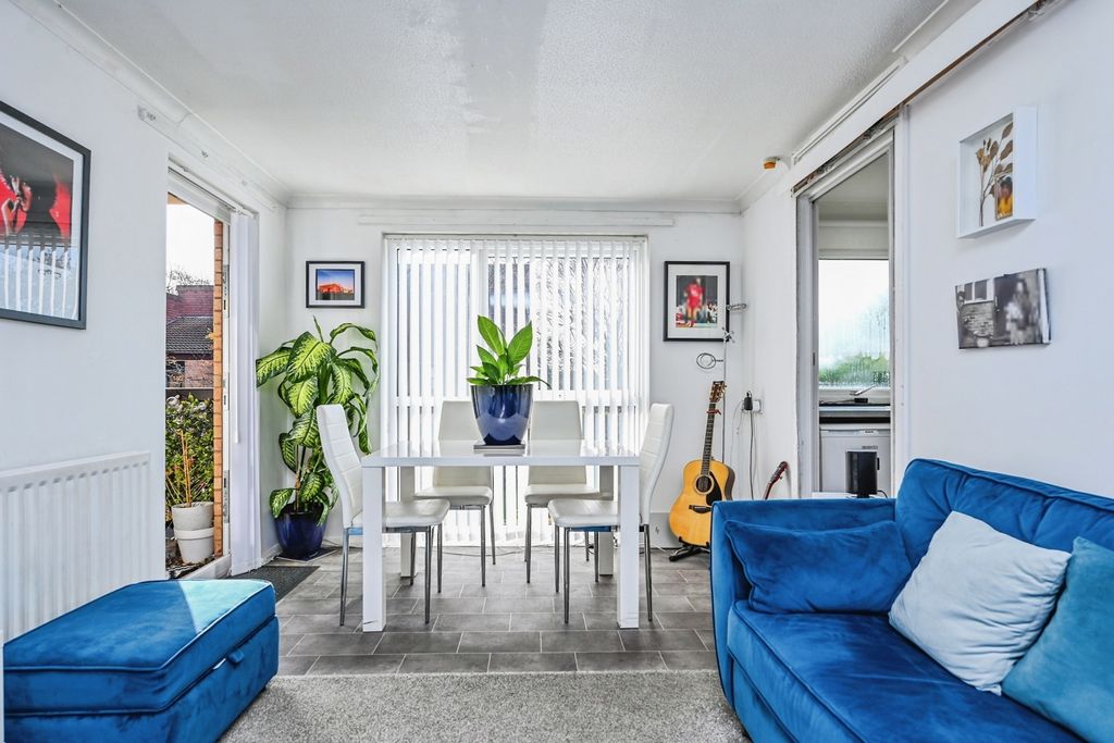 Property photo 3 of 16 Photo