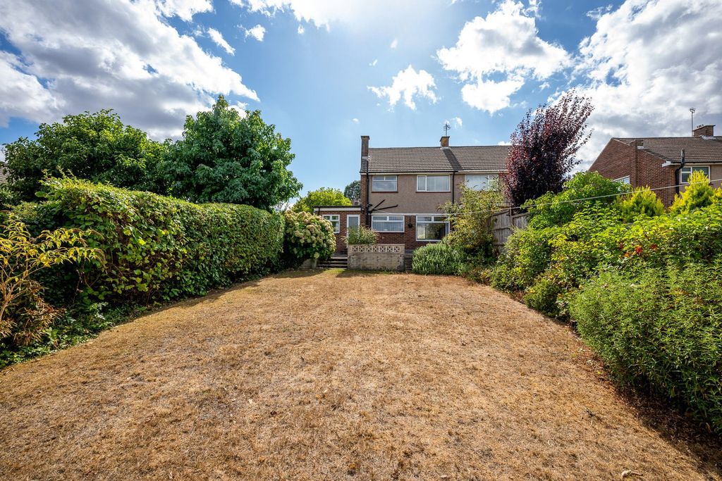 Property photo 2 of 25