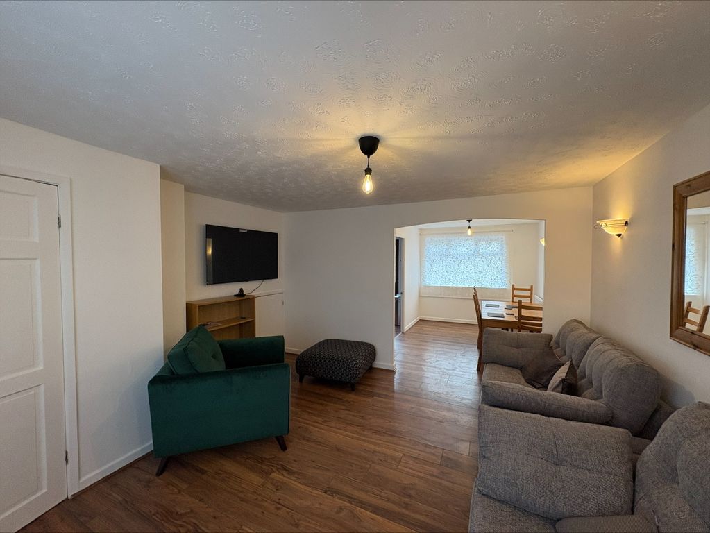 Property photo 3 of 12 Bce0DC90-6569-4203-Bc10-F75Db8CD4F54