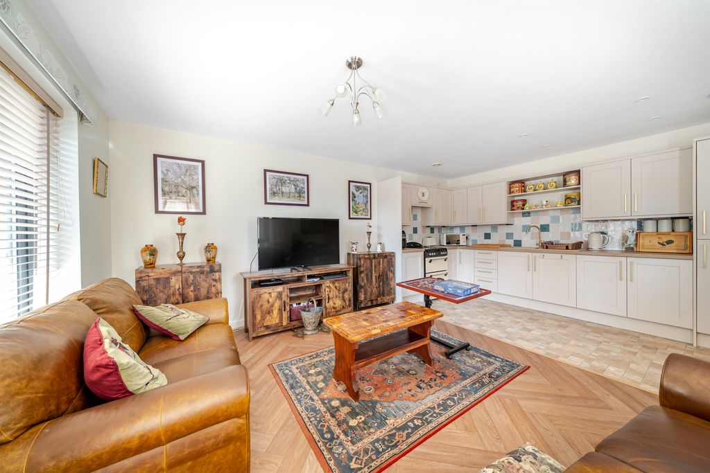 Property photo 2 of 13