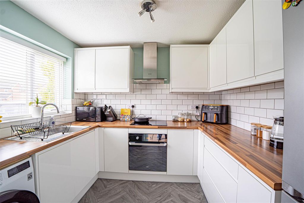 Property photo 3 of 22 Dsc00955-Hdr.Jpg