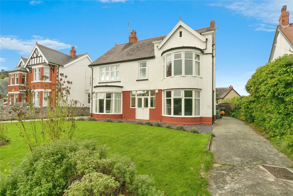 Property photo 1 of 33 Picture No. 31