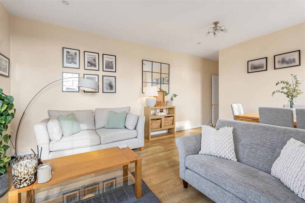 Property photo 3 of 15 16_75075.Jpg