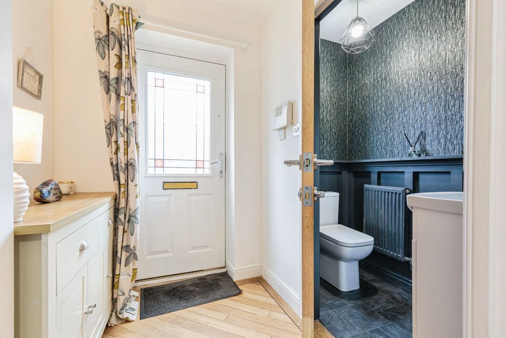 Property photo 3 of 33 3