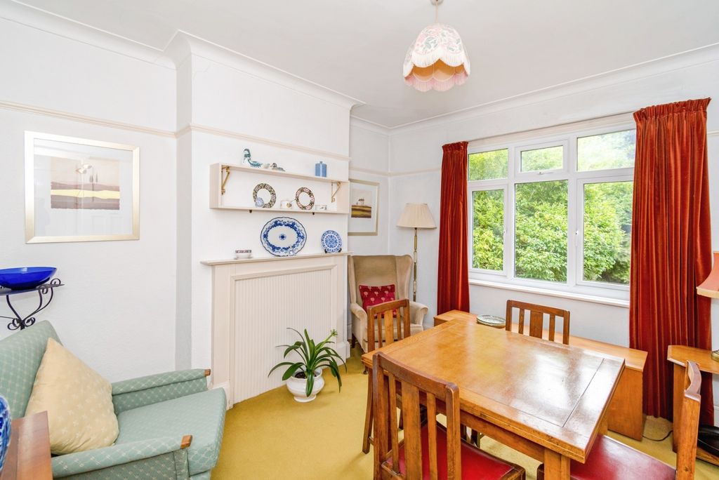 Property photo 3 of 11 Photo