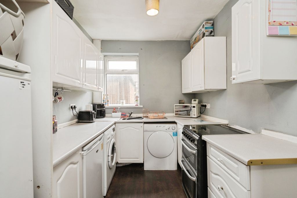 Property photo 2 of 17 Photo