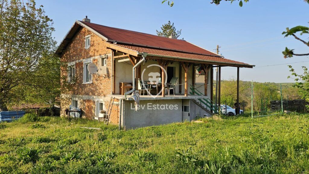 Property photo 2 of 22