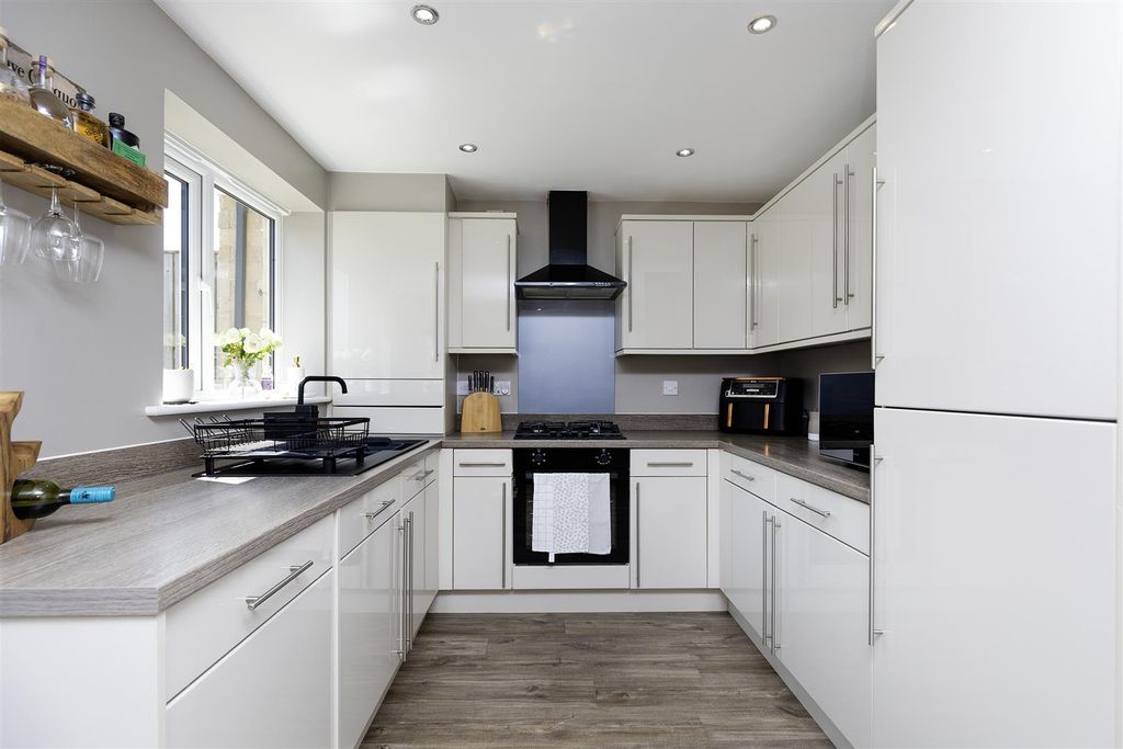 Property photo 3 of 37 Kitchen Diner