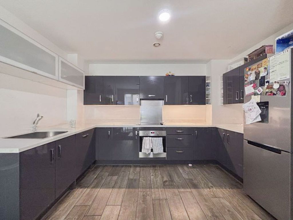 Property photo 2 of 15 Kitchen