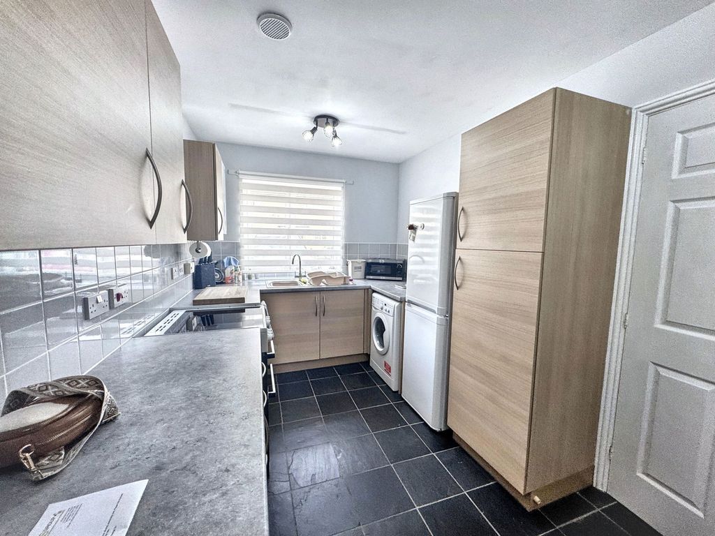 Property photo 3 of 22