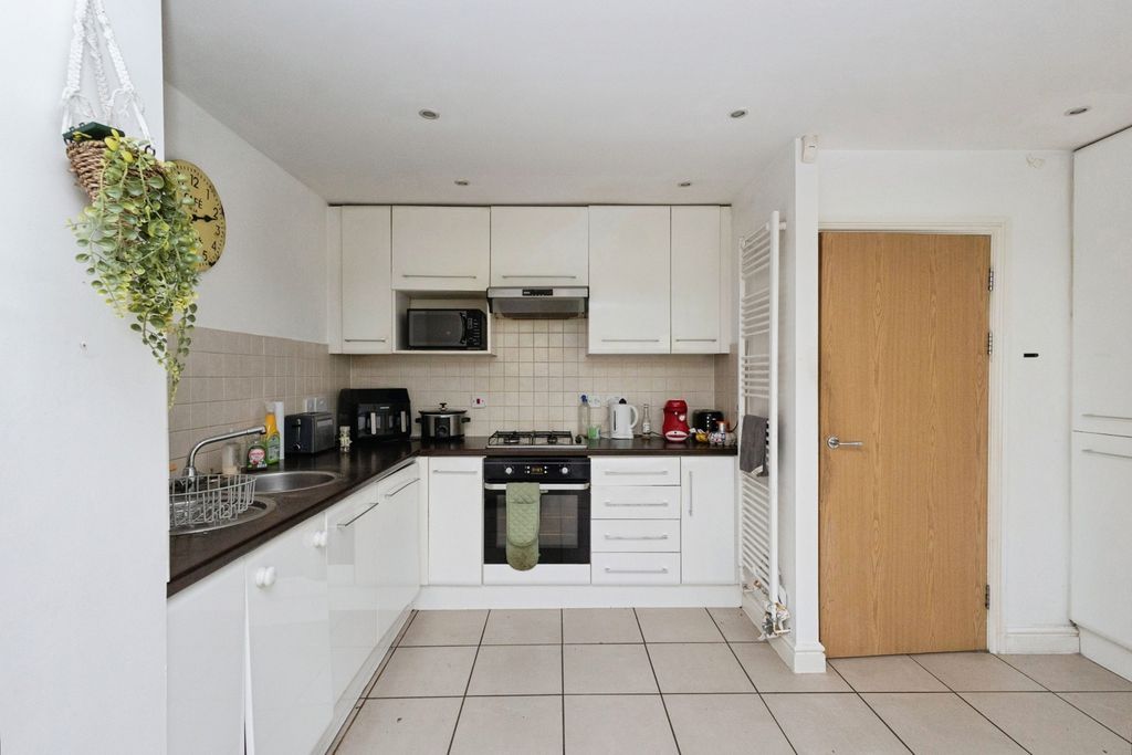 Property photo 2 of 17 Pbox-Img.Jpg