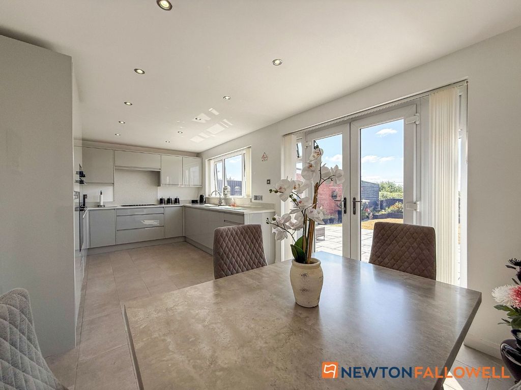 Property photo 3 of 25 Dining Kitchen 1