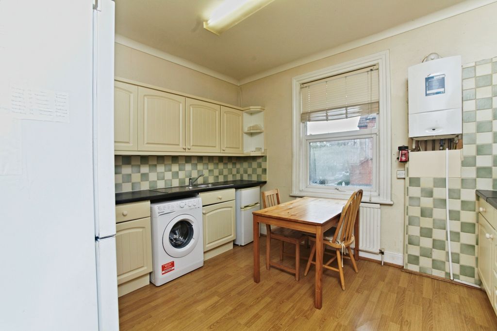 Property photo 3 of 12