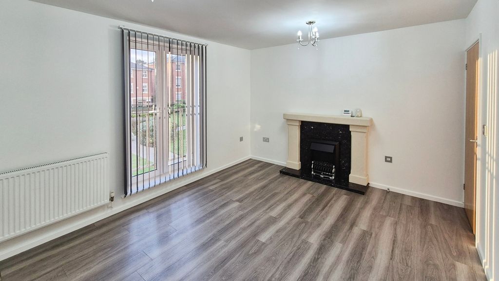 Property photo 2 of 12 Lounge