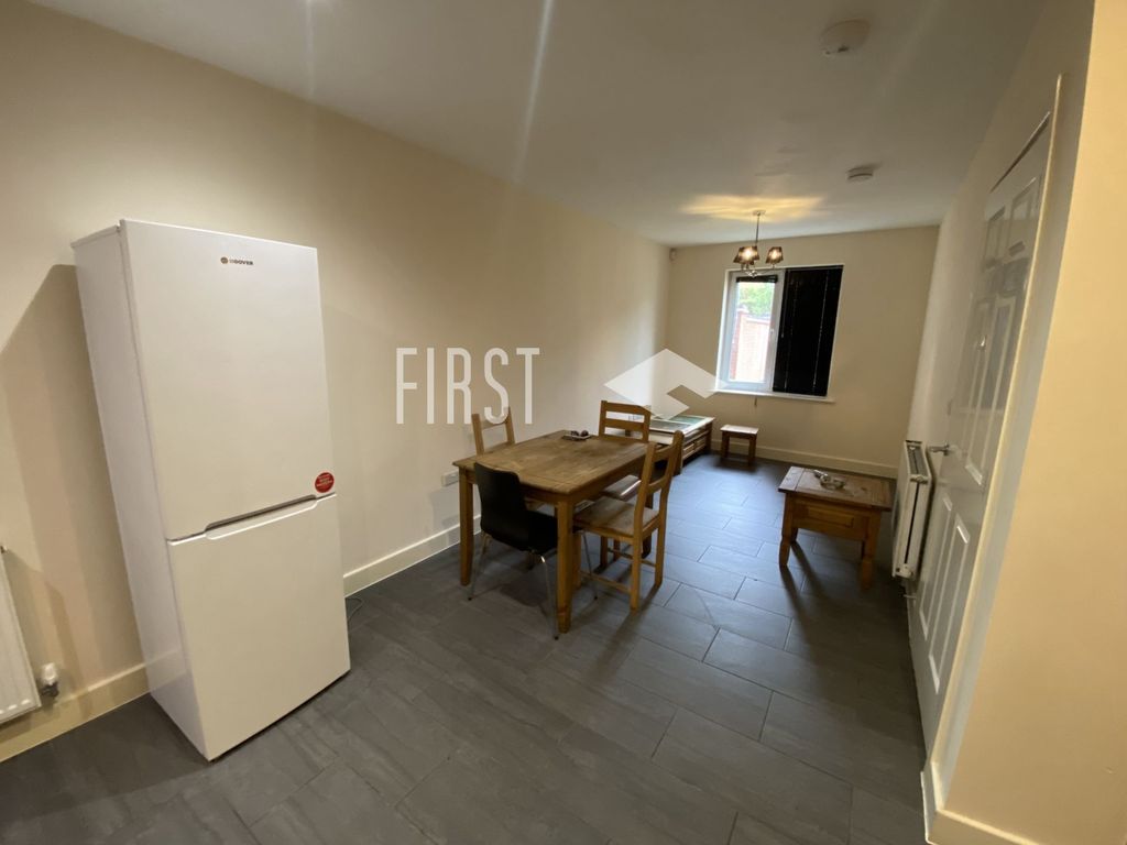 Property photo 3 of 17 Photo 16