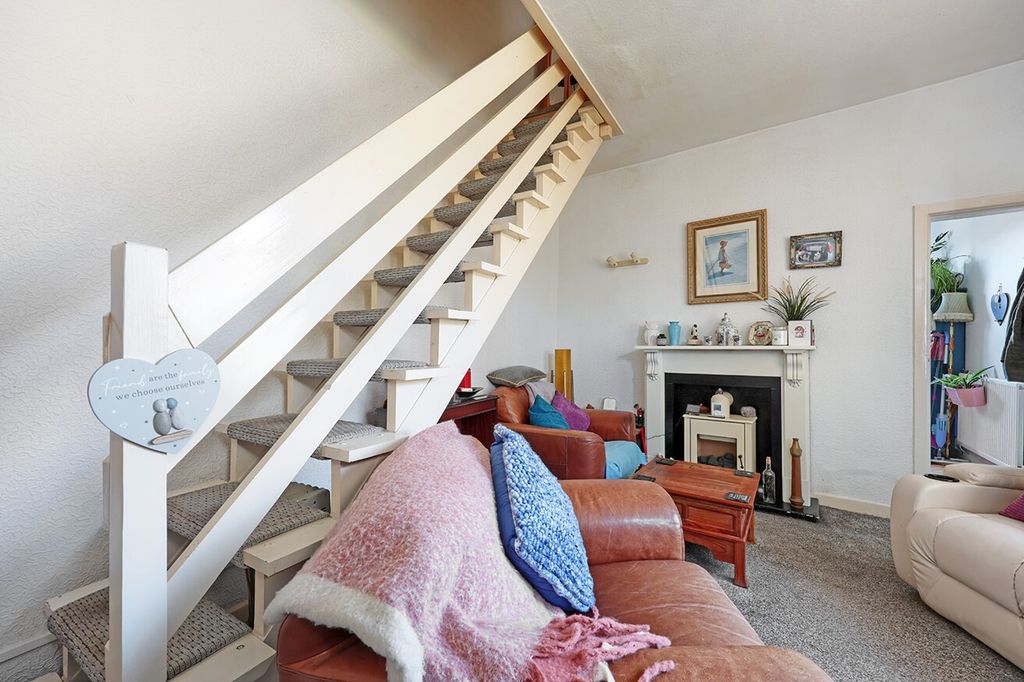 Property photo 2 of 10 4450244