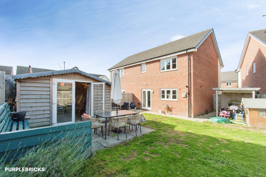 Property photo 2 of 32