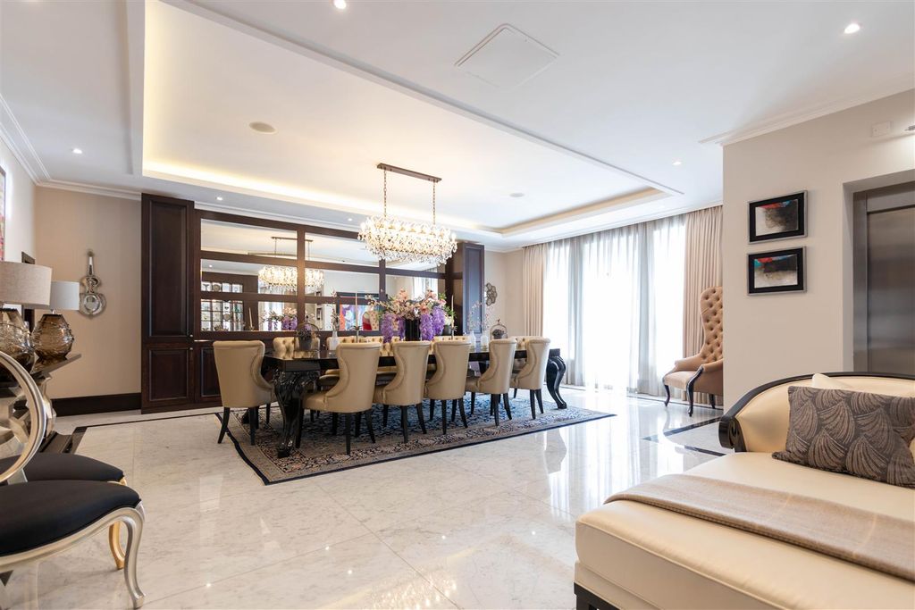 Property photo 1 of 8 Dining Area.Jpg