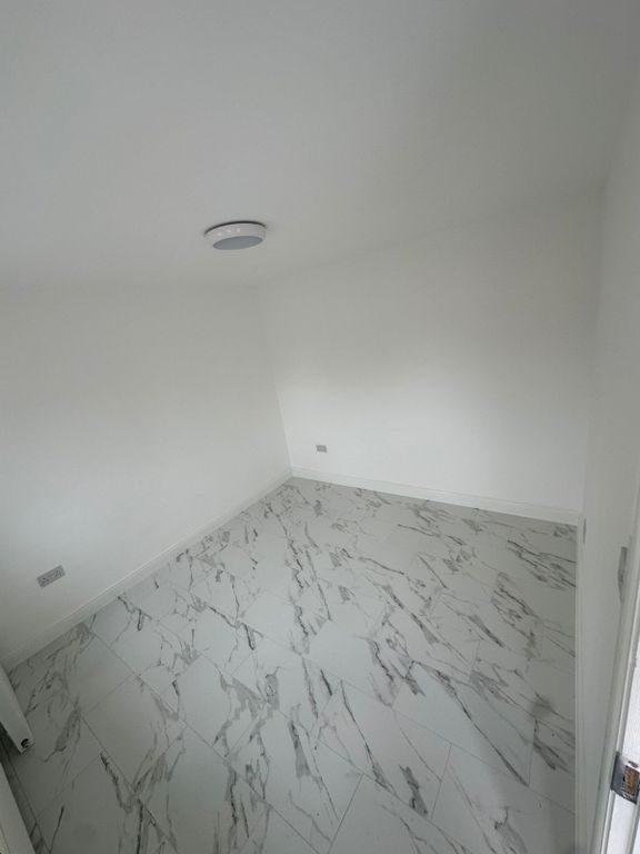 Property photo 2 of 8 Gallery