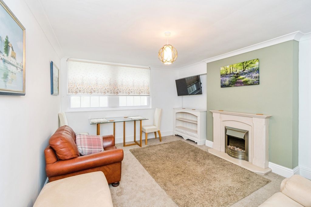 Property photo 2 of 17 Photo