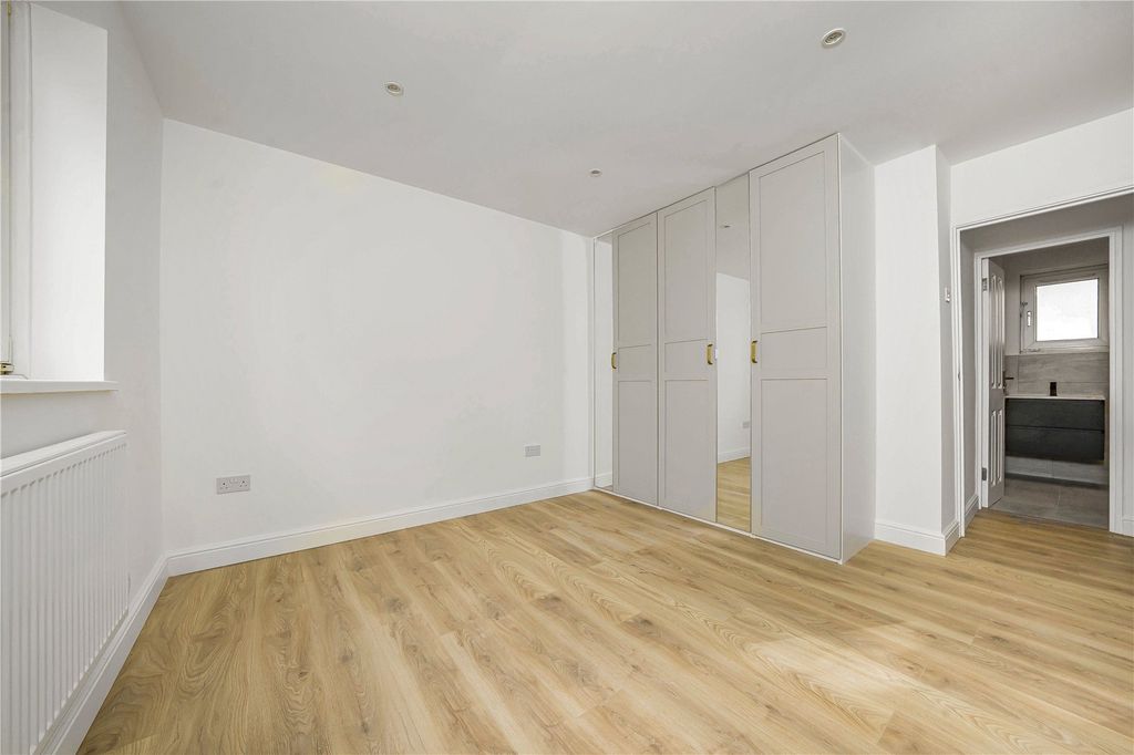 Property photo 2 of 11 Picture No. 08