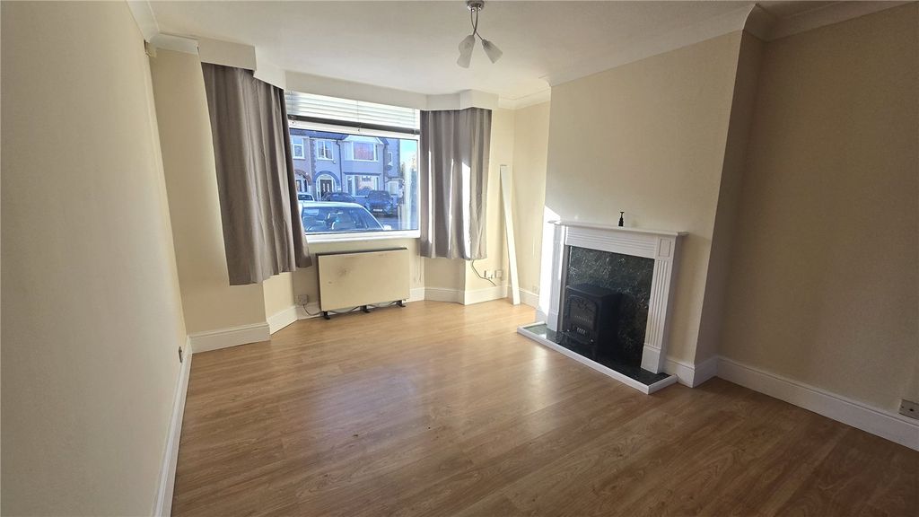 Property photo 2 of 12 Picture No. 09