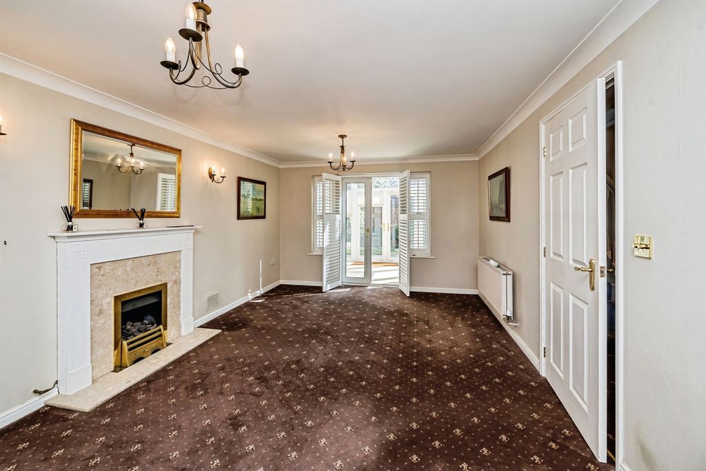 Property photo 2 of 18
