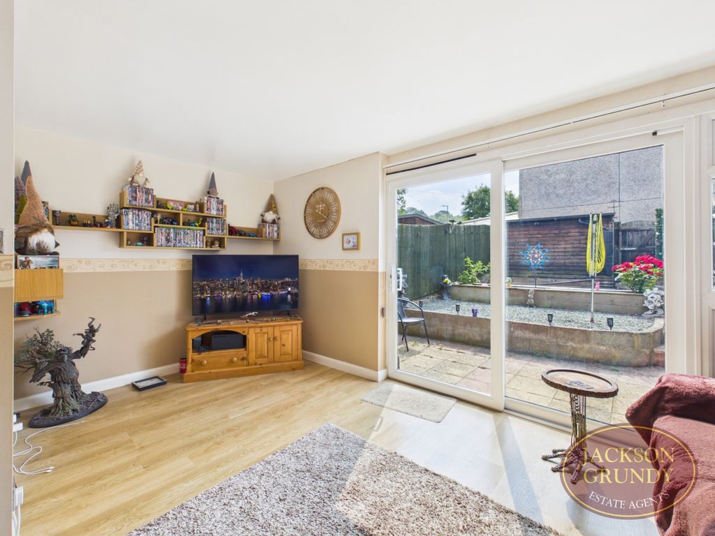 Property photo 2 of 13 Rodney Close