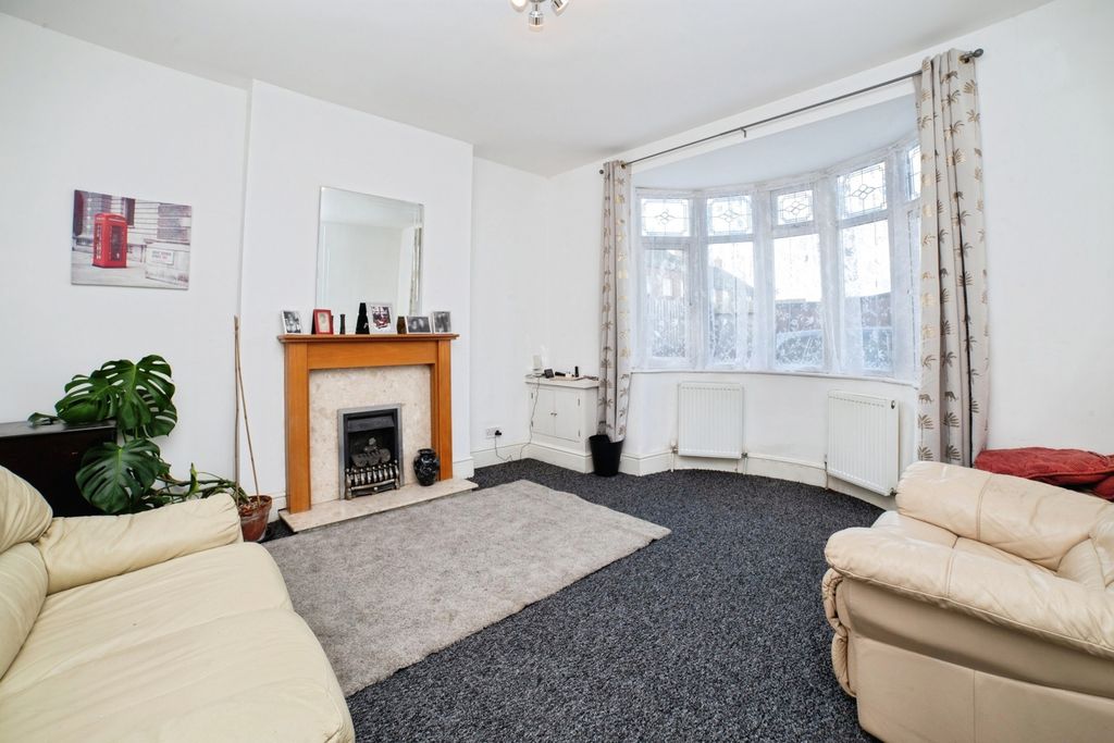 Property photo 2 of 17 Photo