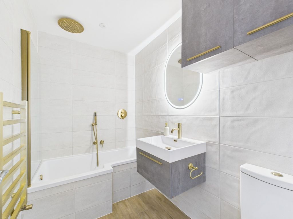 Property photo 1 of 15 4384594