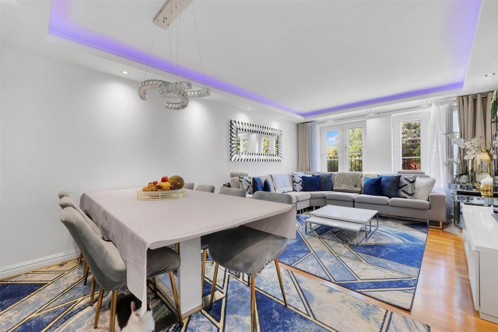 Property photo 3 of 9 4972063