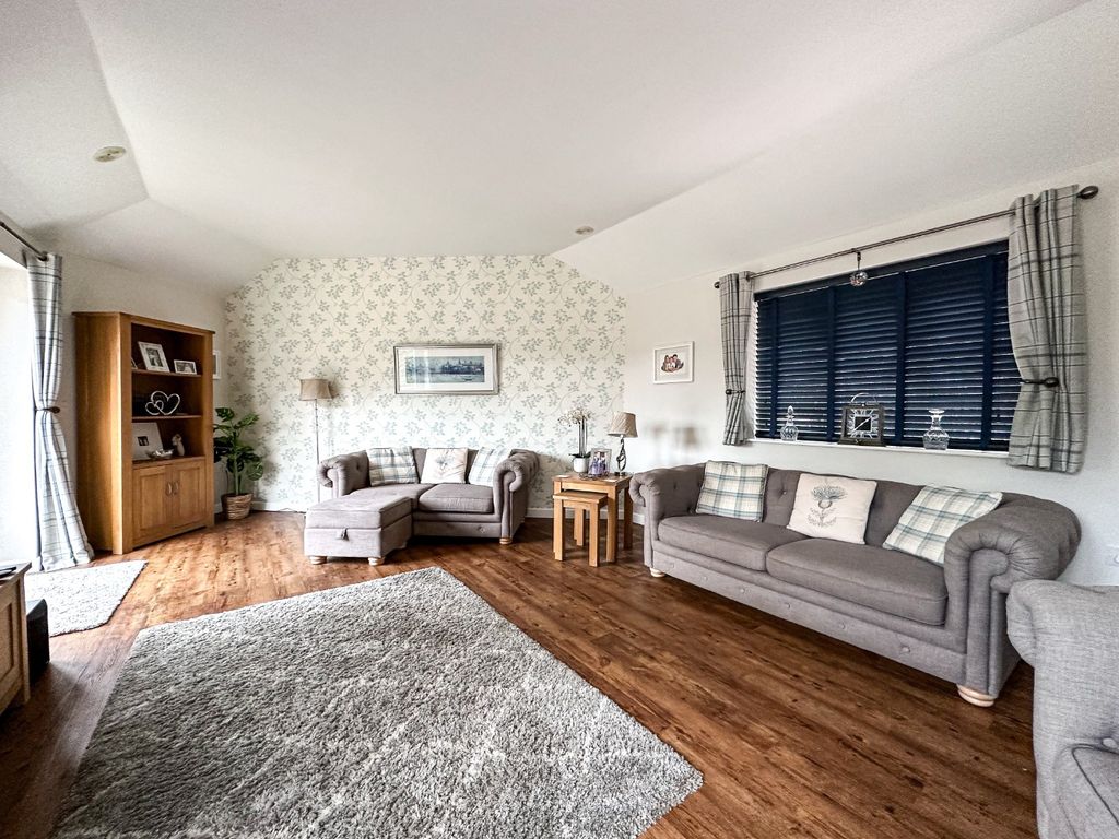 Property photo 3 of 26 4411758